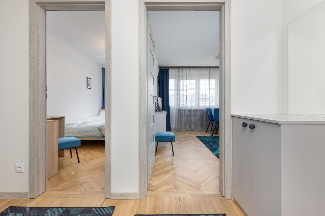 Cozy And Comfortable Wola Apartment By Noclegi Renters Varsóvia Exterior foto