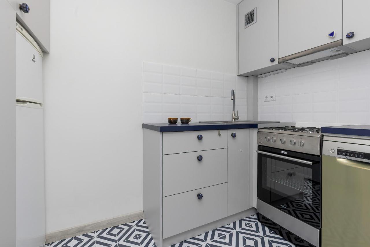 Cozy And Comfortable Wola Apartment By Noclegi Renters Varsóvia Exterior foto