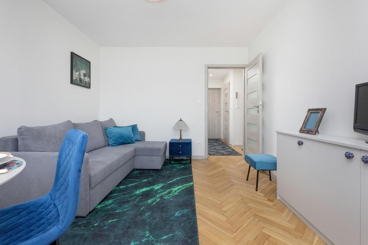 Cozy And Comfortable Wola Apartment By Noclegi Renters Varsóvia Exterior foto